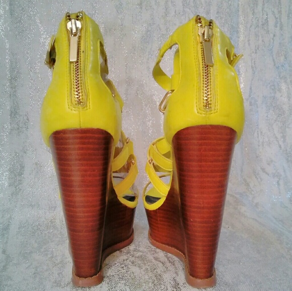 BEBE 6 LEMON YELLOW LEATHER STRAPPY WEDGE HEELS w/ BOX citrine platform - Picture 4 of 10